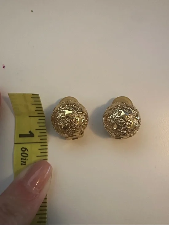 Dior Gold Filigree Dome Clip-On Earrings - Picture 6 of 7